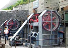 small mobile gold mining machinery equipment  